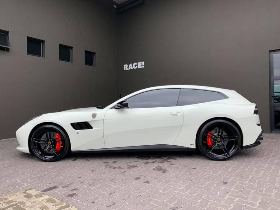  Ferrari GTC4Lusso T by RACE! 2019 года  (фото 4 из 13)